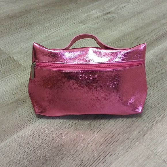 Clinique Metallic Hot Pink Makeup Case - Picture 1 of 2